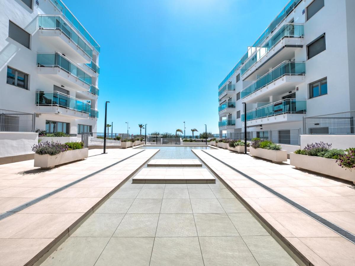 New Beach Front Apartment With Large Balcony Торрокс-Коста Экстерьер фото