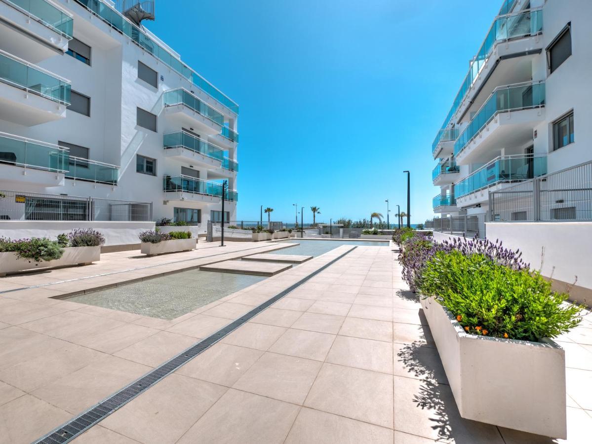 New Beach Front Apartment With Large Balcony Торрокс-Коста Экстерьер фото